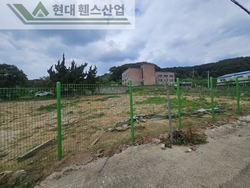 아산휀스 펜스 울타리 - 아산시 탕정면에 위치한 공터에 경계용 메쉬휀스를 시공한 현장을 소개합니다. 아산휀스 펜스 울타리 - 아산시 탕정면에 위치한 공터에 경계용 메쉬휀스를 시공한 현장을 소개합니다.