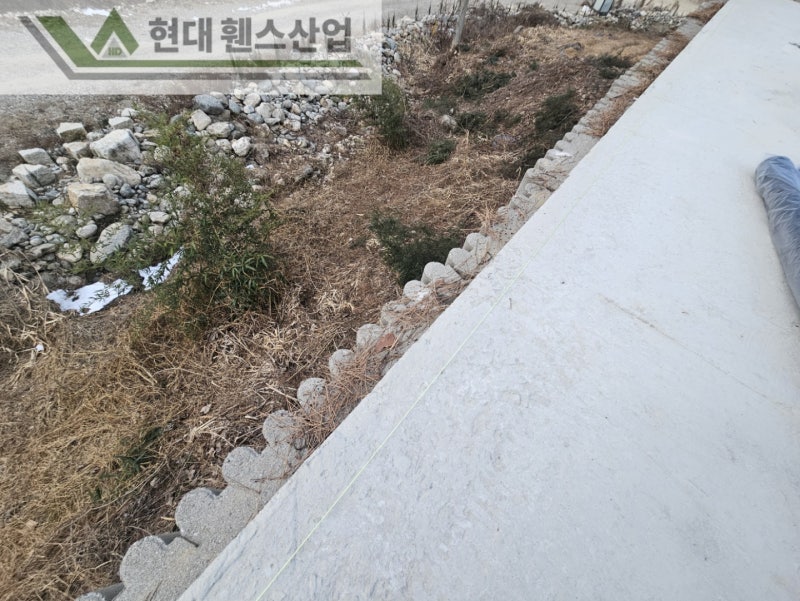 아산휀스 펜스 울타리 - 아산시 온천동에 위치한 전원주택 경계에 베이직A형휀스를 시공한 현장을 소개합니다. 아산휀스 펜스 울타리 - 아산시 온천동에 위치한 전원주택 경계에 베이직A형휀스를 시공한 현장을 소개합니다.