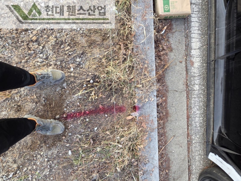 평택휀스 펜스 울타리 - 저번주에 이어 평택 렌터카 회사 부지 경계에 추가로 메쉬휀스를 시공한 현장을 소개합니다. 평택휀스 펜스 울타리 - 저번주에 이어 평택 렌터카 회사 부지 경계에 추가로 메쉬휀스를 시공한 현장을 소개합니다.