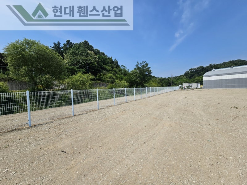 천안휀스 펜스 울타리 - 천안시 동남구에 위치한 산업단지 부지에 경계용 메쉬휀스를 설치한 현장을 소개합니다. 천안휀스 펜스 울타리 - 천안시 동남구에 위치한 산업단지 부지에 경계용 메쉬휀스를 설치한 현장을 소개합니다.