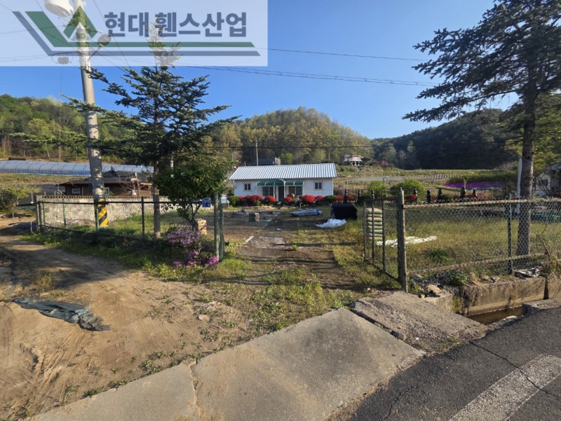 공주휀스 펜스 울타리 - 공주시 유구읍에 위치한 전원주택 경계에 오래된 휀스를 철거하고 새롭게 베이직휀스를 시공한 현장을 소개합니다. 공주휀스 펜스 울타리 - 공주시 유구읍에 위치한 전원주택 경계에 오래된 휀스를 철거하고 새롭게 베이직휀스를 시공한 현장을 소개합니다.