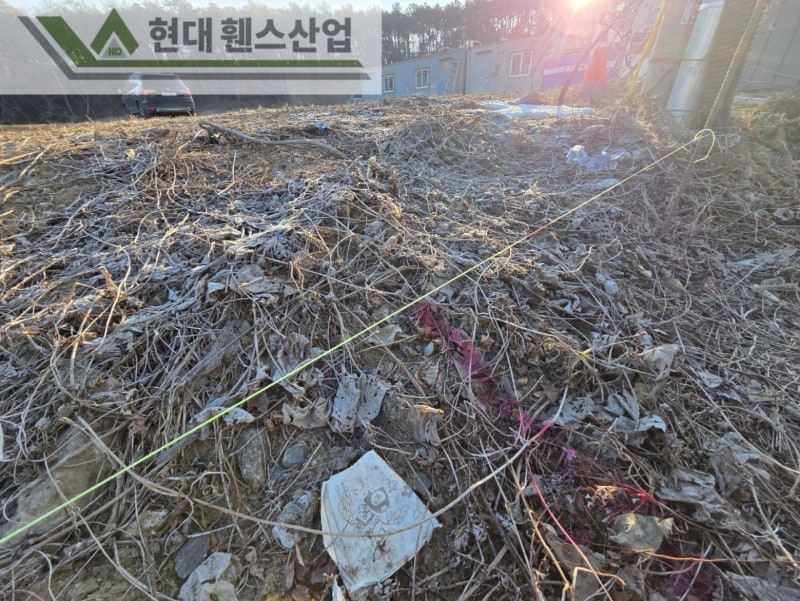 평택휀스 펜스 울타리 - 평택시 송탄동에 위치한 렌터카 회사 주차장 부지에 경계용 메쉬휀스를 시공한 현장을 소개합니다.