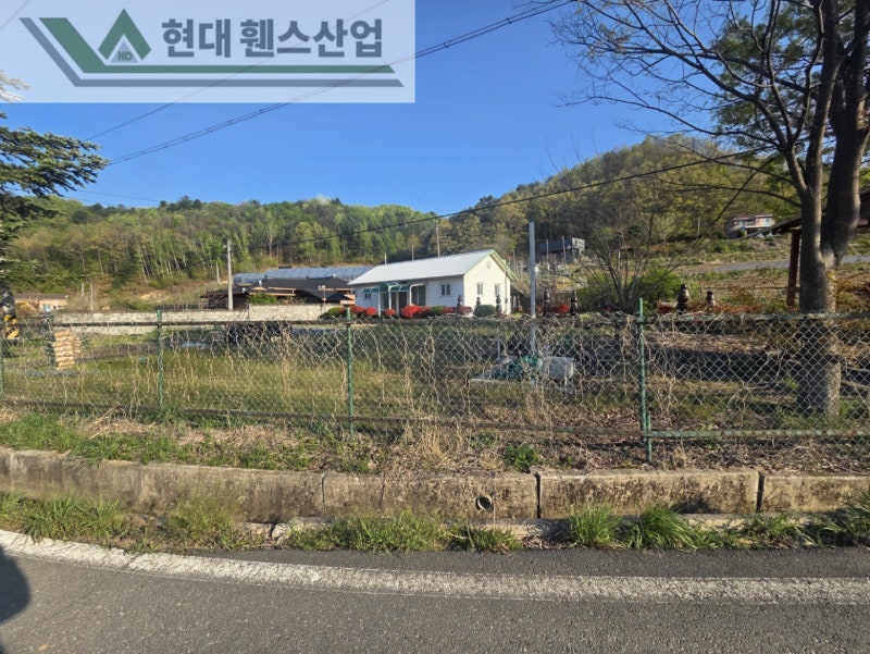 공주휀스 펜스 울타리 - 공주시 유구읍에 위치한 전원주택 경계에 오래된 휀스를 철거하고 새롭게 베이직휀스를 시공한 현장을 소개합니다. 공주휀스 펜스 울타리 - 공주시 유구읍에 위치한 전원주택 경계에 오래된 휀스를 철거하고 새롭게 베이직휀스를 시공한 현장을 소개합니다.