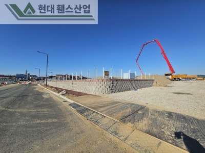 평택휀스 펜스 울타리 - 평택시 칠괴동에 위치한 신축산업단지 부지 경계에 경계용 베이직 B형휀스를 시공한 현장을 소개합니다.