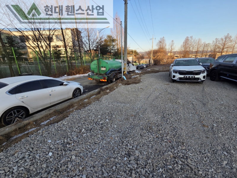 평택휀스 펜스 울타리 - 평택시 송탄동에 위치한 렌터카 회사 주차장 부지에 경계용 메쉬휀스를 시공한 현장을 소개합니다.