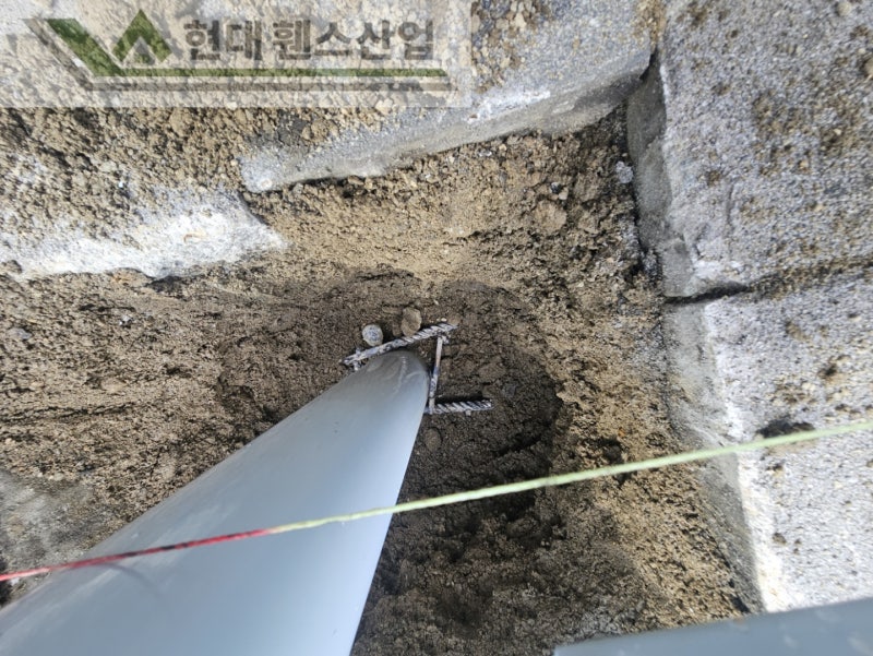 고양휀스 펜스 울타리 - 고양시 일산동구에 위치한 복합 쇼핑몰 건물에 출입방지용 디자인창살휀스를 설치한 현장을 소개합니다. 고양휀스 펜스 울타리 - 고양시 일산동구에 위치한 복합 쇼핑몰 건물에 출입방지용 디자인창살휀스를 설치한 현장을 소개합니다.