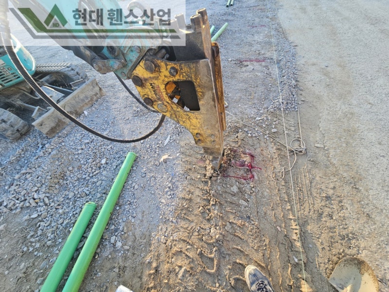 아산휀스 펜스 울타리 - 아산시 영인면에 위치한 나대지에 경계용 메쉬휀스를 시공한 현장을 소개합니다. 아산휀스 펜스 울타리 - 아산시 영인면에 위치한 나대지에 경계용 메쉬휀스를 시공한 현장을 소개합니다.