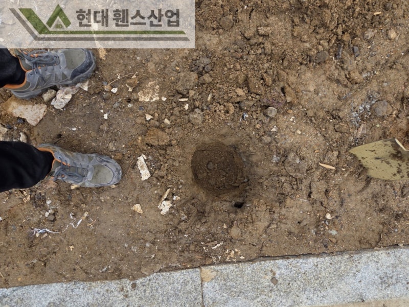 평택휀스 펜스 울타리 - 평택시 고덕동에 위치한 나대지 경계에 메쉬휀스를 시공한 현장을 소개합니다.