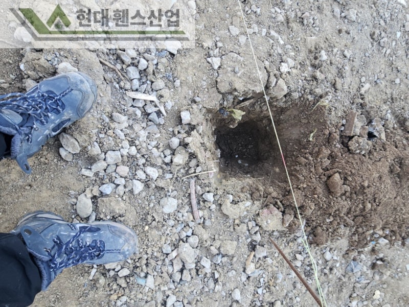 오산휀스 펜스 울타리 - 오산시 지곶동에 위치한 신축 건물에 경계용 메쉬휀스를 시공한 현장을 소개합니다.