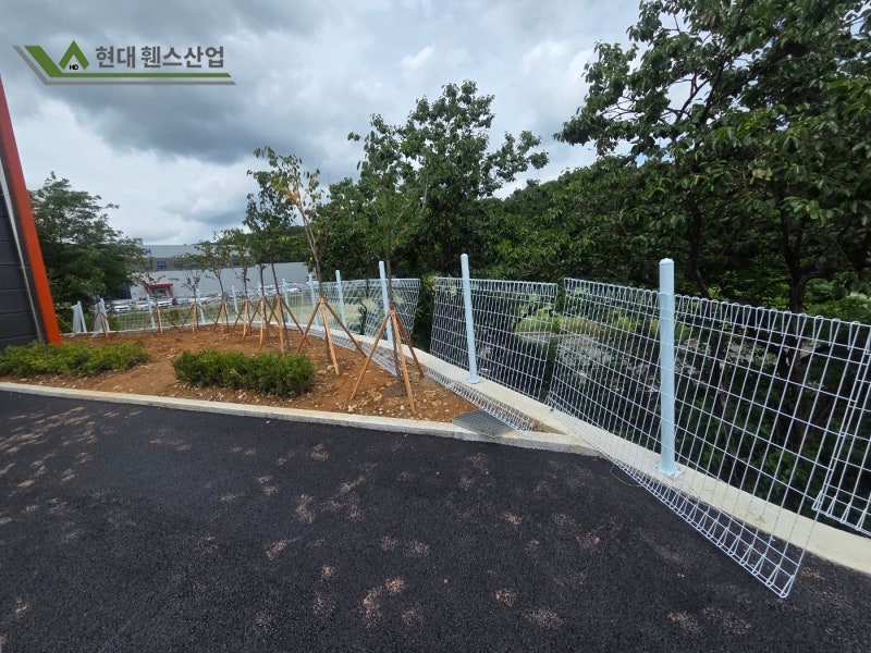 용인휀스 펜스 창고 경계 분할 설치 메쉬휀스 앙카 H1200 용인휀스 펜스 창고 경계 분할 설치 메쉬휀스 앙카 H1200