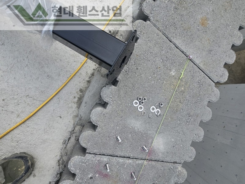 평택휀스 펜스 울타리 - 평택시 유천동에 위치한 신축 교회 건물에 베이직 휀스를 설치한 현장을 소개합니다. 평택휀스 펜스 울타리 - 평택시 유천동에 위치한 신축 교회 건물에 베이직 휀스를 설치한 현장을 소개합니다.