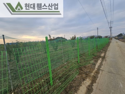 평택휀스 펜스 울타리 - 평택시 지제동 농막 경계에 메쉬휀스를 시공한 현장을 소개합니다. 평택휀스 펜스 울타리 - 평택시 지제동 농막 경계에 메쉬휀스를 시공한 현장을 소개합니다.