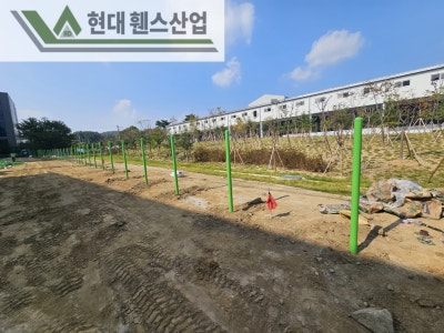 오산휀스 펜스 울타리 - 오산시 초평동에 위치한 나대지 경계에 메쉬휀스를 시공한 현장을 소개합니다.