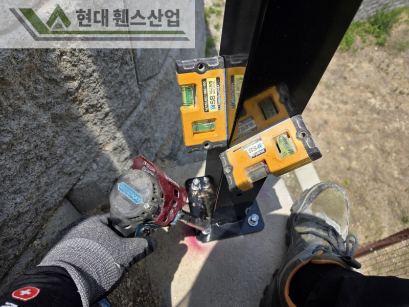 평택휀스 펜스 울타리 - 추락방지 기능과 시각적 아름다움을 모두 가진 베이직A형휀스!!