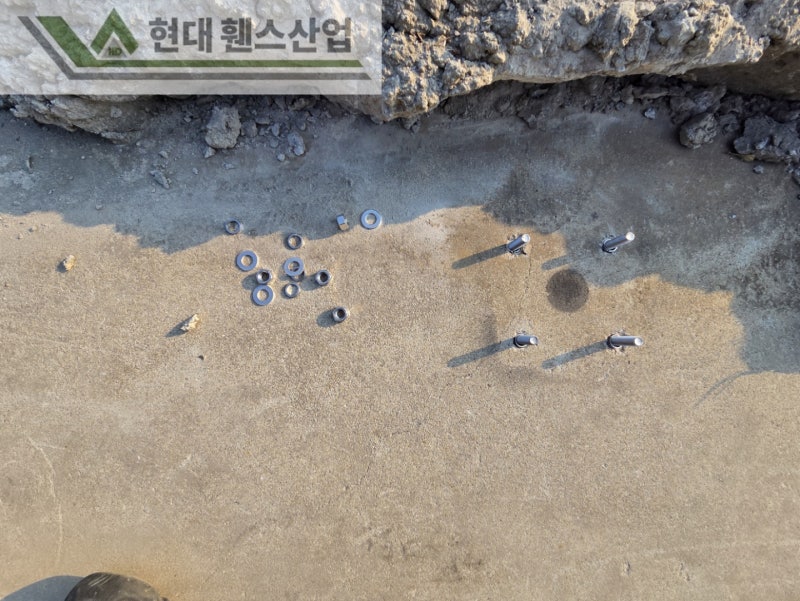 아산휀스 펜스 울타리 - 아산시 용화동에 위치한 재활용 공장 경계에 차폐휀스를 시공한 현장을 소개합니다. 아산휀스 펜스 울타리 - 아산시 용화동에 위치한 재활용 공장 경계에 차폐휀스를 시공한 현장을 소개합니다.