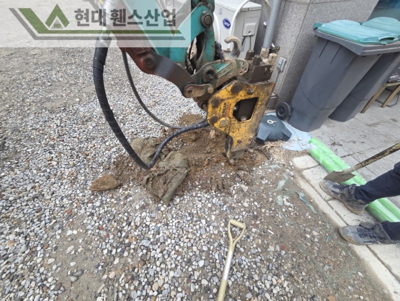 고양휀스 펜스 울타리 - 고양시에 위치한 임시 주차장 부지에 경계용 메쉬휀스를 시공한 현장을 소개합니다.