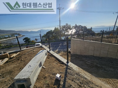 제부도휀스 펜스 울타리 - 제부도에 위치한 전원주택단지 예정지에 경계용 베이직 A형휀스를 시공한 현장을 소개합니다.