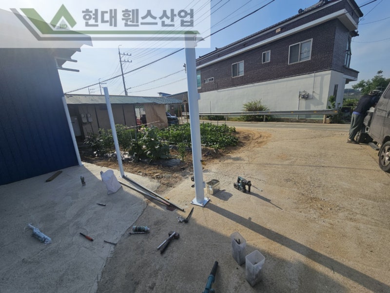 천안휀스 펜스 울타리 - 천안시 성환읍에 위치한 시골 마을 주택에 경계용 메쉬휀스를 설치한 현장을 소개합니다. 천안휀스 펜스 울타리 - 천안시 성환읍에 위치한 시골 마을 주택에 경계용 메쉬휀스를 설치한 현장을 소개합니다.