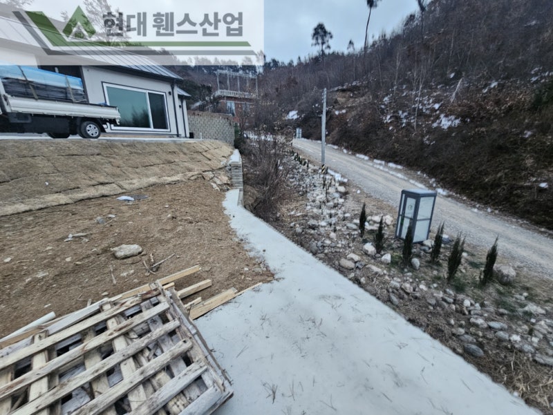 아산휀스 펜스 울타리 - 아산시 온천동에 위치한 전원주택 경계에 베이직A형휀스를 시공한 현장을 소개합니다. 아산휀스 펜스 울타리 - 아산시 온천동에 위치한 전원주택 경계에 베이직A형휀스를 시공한 현장을 소개합니다.