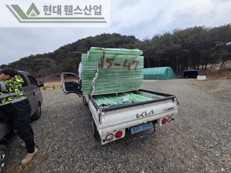 강화도휀스 펜스 울타리 - 강화도에 위치한 개인 소유지 경계에 메쉬휀스를 시공한 현장을 소개합니다.