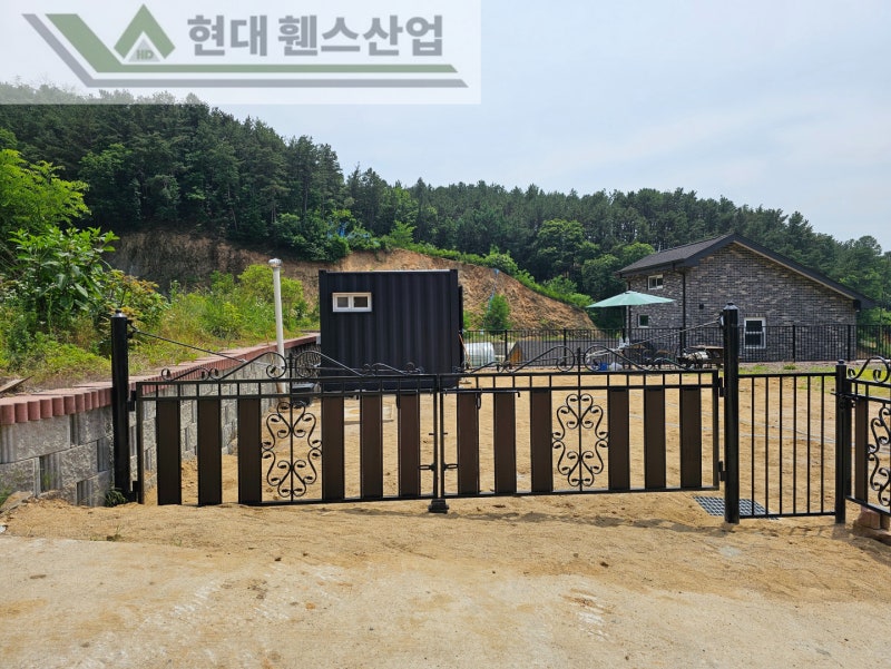 아산휀스 펜스 울타리 - 아산시 선장면에 위치한 경치가 아름다운 전원주택에 베이직휀스를 설치한 현장을 소개합니다. 아산휀스 펜스 울타리 - 아산시 선장면에 위치한 경치가 아름다운 전원주택에 베이직휀스를 설치한 현장을 소개합니다.
