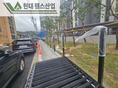 남양주 휀스 펜스 울타리 - 남양주시 진전읍에 위치한 신축 아파트 단지 경계에 베이직 A형휀스를 시공한 현장을 소개합니다.