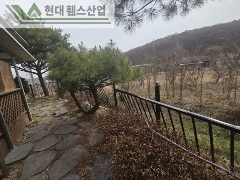 예산휀스 펜스 울타리 - 예산군 덕산면에 위치한 전원주택 경계에 베이직A형휀스를 시공한 현장을 소개합니다.