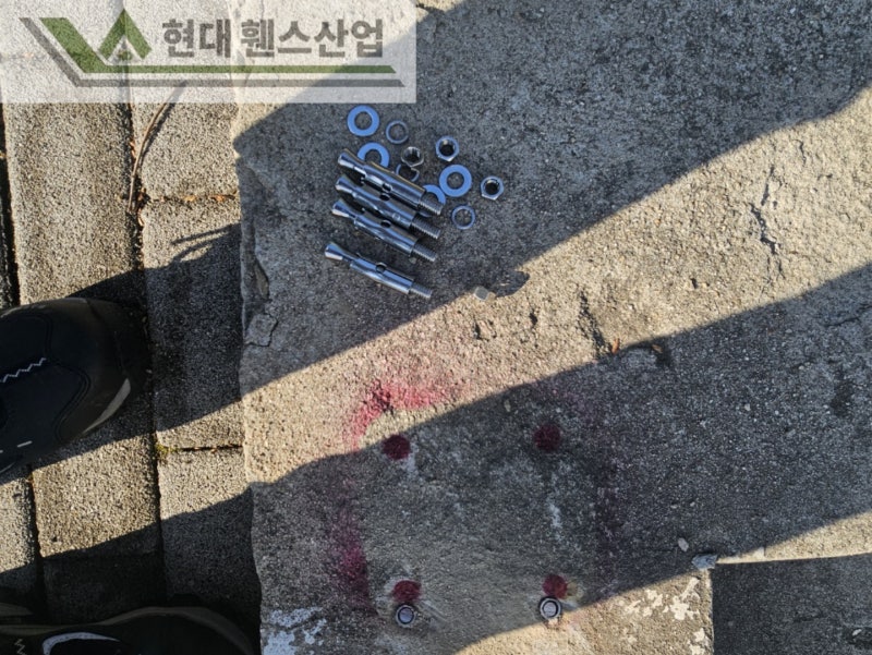 평택휀스 펜스 울타리 - 평택시 용이동에 위치한 유치원 주차장에 기존 메쉬휀스 철거 및 베이직B형휀스를 시공한 현장을 소개합니다.
