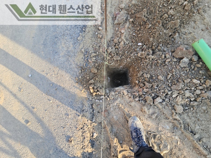 아산휀스 펜스 울타리 - 아산시 영인면에 위치한 나대지에 경계용 메쉬휀스를 시공한 현장을 소개합니다. 아산휀스 펜스 울타리 - 아산시 영인면에 위치한 나대지에 경계용 메쉬휀스를 시공한 현장을 소개합니다.