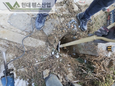 천안휀스 펜스 울타리 - 천안시 동남구에 위치한 전원주택에 디자인창살형 휀스를 시공한 현장을 소개합니다. 천안휀스 펜스 울타리 - 천안시 동남구에 위치한 전원주택에 디자인창살형 휀스를 시공한 현장을 소개합니다.