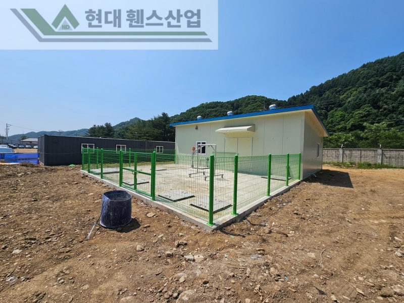 보령휀스 펜스 울타리 - 보령시 신흑동에 위치한 건축 준비 중인 사무실 건물에 경계용 메쉬휀스를 설치한 현장을 소개합니다. 보령휀스 펜스 울타리 - 보령시 신흑동에 위치한 건축 준비 중인 사무실 건물에 경계용 메쉬휀스를 설치한 현장을 소개합니다.