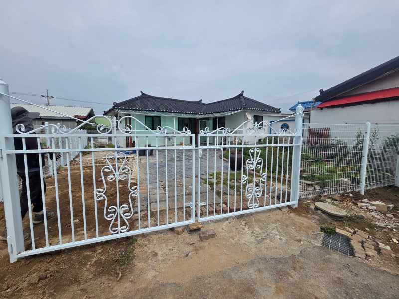 천안휀스 입장면 홍천리 주택 매입 후 시골집 펜스 설치 시공 후기 천안휀스 입장면 홍천리 주택 매입 후 시골집 펜스 설치 시공 후기
