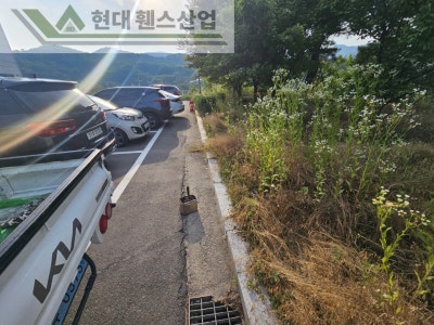 평택휀스 펜스 울타리 - 평택시 송탄읍에 위치한 택배 물류창고 뒤편에 출입방지용 메쉬휀스를 설치한 현장을 소개합니다.