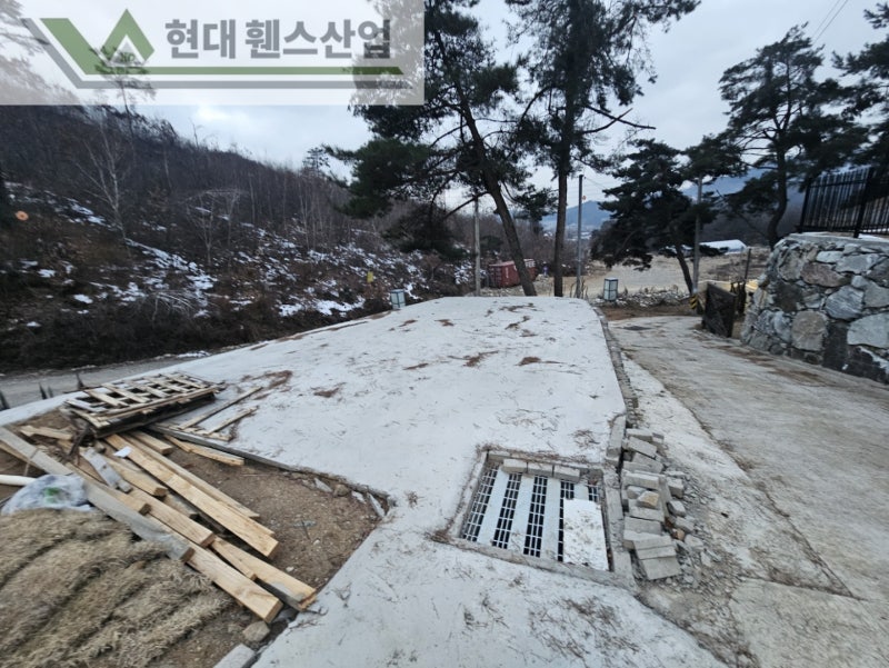 아산휀스 펜스 울타리 - 아산시 온천동에 위치한 전원주택 경계에 베이직A형휀스를 시공한 현장을 소개합니다. 아산휀스 펜스 울타리 - 아산시 온천동에 위치한 전원주택 경계에 베이직A형휀스를 시공한 현장을 소개합니다.