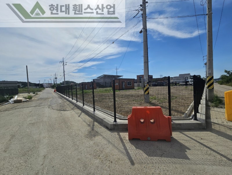 화성휀스 펜스 울타리 - 화성시 전곡항 부근 펜션단지에 경계용 메쉬휀스를 설치한 현장을 소개합니다. 화성휀스 펜스 울타리 - 화성시 전곡항 부근 펜션단지에 경계용 메쉬휀스를 설치한 현장을 소개합니다.