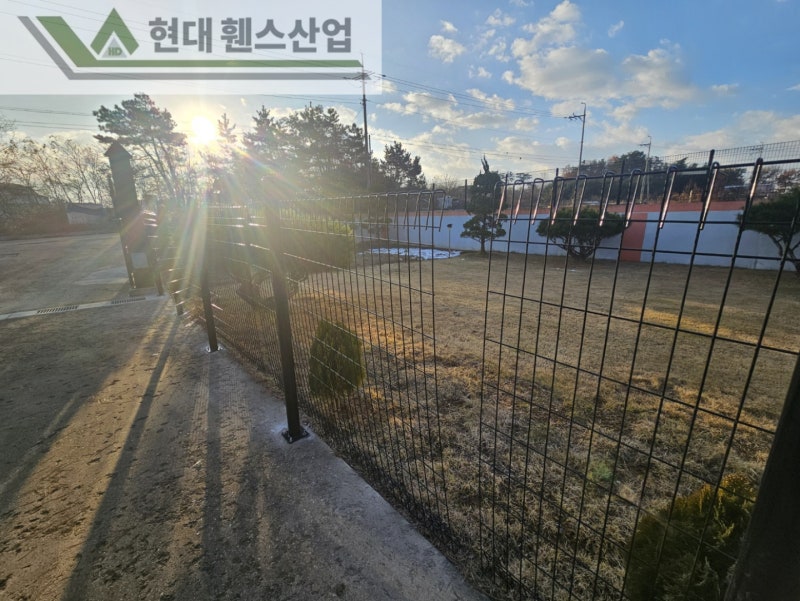 제부도휀스 펜스 울타리 - 제부도에 위치한 독채 펜션에 휀스를 이용해서 강아지울타리를 만든 현장을 소개합니다. 제부도휀스 펜스 울타리 - 제부도에 위치한 독채 펜션에 휀스를 이용해서 강아지울타리를 만든 현장을 소개합니다.