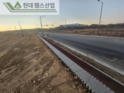 평택휀스 펜스 울타리 - 평택시 칠괴동에 위치한 신축산업단지 부지 경계에 경계용 베이직 B형휀스를 시공한 현장을 소개합니다.