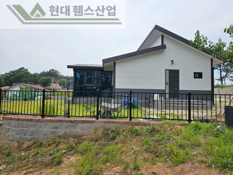 평택휀스 펜스 울타리 - 평택시 칠원동에 위치한 전원주택단지에 베이직휀스를 설치한 현장을 소개합니다.
