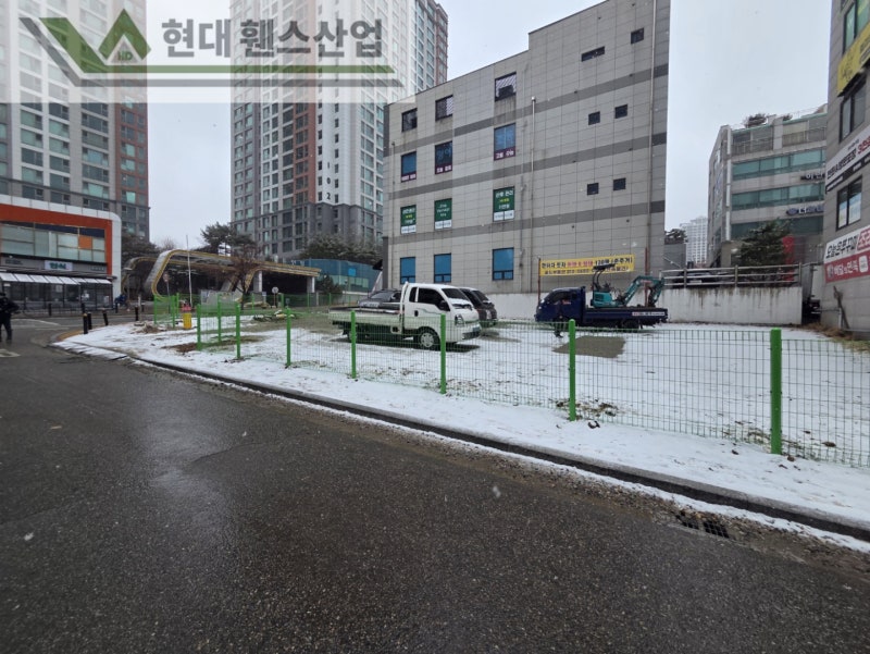 고양휀스 펜스 울타리 - 고양시에 위치한 임시 주차장 부지에 경계용 메쉬휀스를 시공한 현장을 소개합니다.