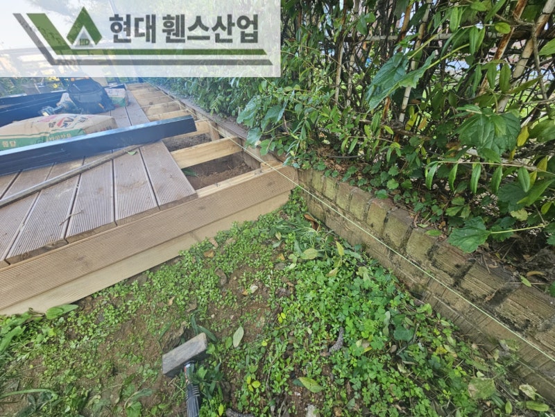 평택 휀스 펜스 울타리 - 평택시 청북읍에 위치한 전원주택에 합성목재 가림막휀스를 시공한 현장을 소개합니다. 평택 휀스 펜스 울타리 - 평택시 청북읍에 위치한 전원주택에 합성목재 가림막휀스를 시공한 현장을 소개합니다.