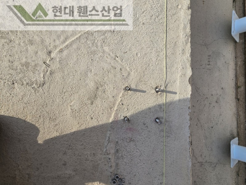 천안휀스 펜스 울타리 - 천안시 성환읍에 위치한 시골 마을 주택에 경계용 메쉬휀스를 설치한 현장을 소개합니다. 천안휀스 펜스 울타리 - 천안시 성환읍에 위치한 시골 마을 주택에 경계용 메쉬휀스를 설치한 현장을 소개합니다.