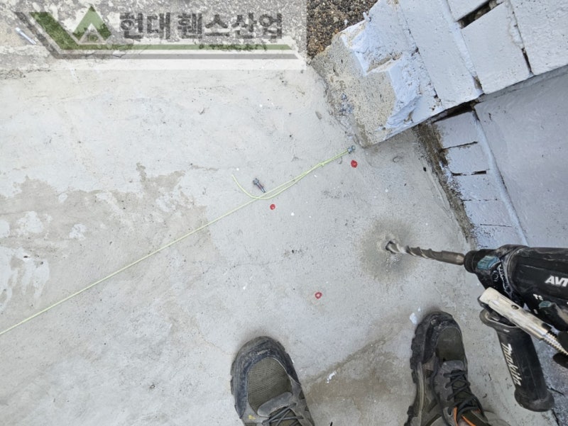 평택휀스 펜스 울타리 - 평택시 팽성읍에 위치한 작은 주차장 부지에 포플러 쌍문 + 외문을 설치한 현장을 소개합니다. 평택휀스 펜스 울타리 - 평택시 팽성읍에 위치한 작은 주차장 부지에 포플러 쌍문 + 외문을 설치한 현장을 소개합니다.