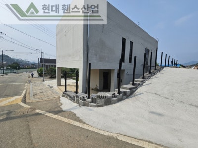 평택휀스 펜스 울타리 - 평택시 유천동에 위치한 신축 교회 건물에 베이직 휀스를 설치한 현장을 소개합니다. 평택휀스 펜스 울타리 - 평택시 유천동에 위치한 신축 교회 건물에 베이직 휀스를 설치한 현장을 소개합니다.