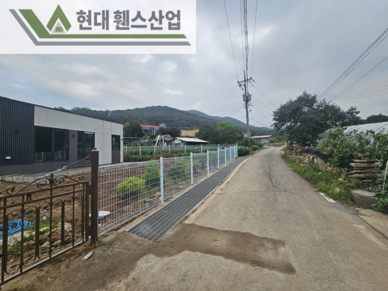 강화휀스 펜스 울타리 - 강화도에 위치한 전원주택 경계에 메쉬휀스를 시공한 현장을 소개합니다. 강화휀스 펜스 울타리 - 강화도에 위치한 전원주택 경계에 메쉬휀스를 시공한 현장을 소개합니다.