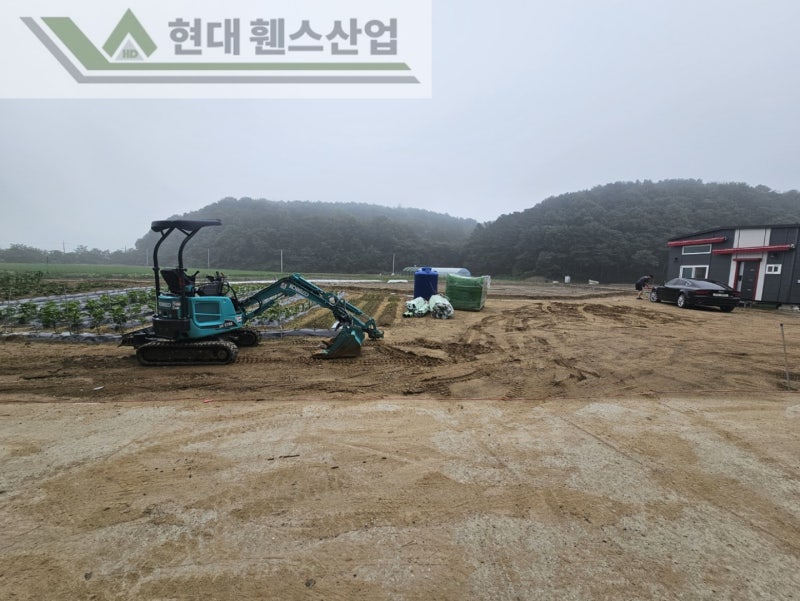 아산휀스 펜스 울타리 - 아산시 신창면에 위치한 농막 부지 경계에 메쉬휀스를 설치한 현장을 소개합니다. 아산휀스 펜스 울타리 - 아산시 신창면에 위치한 농막 부지 경계에 메쉬휀스를 설치한 현장을 소개합니다.