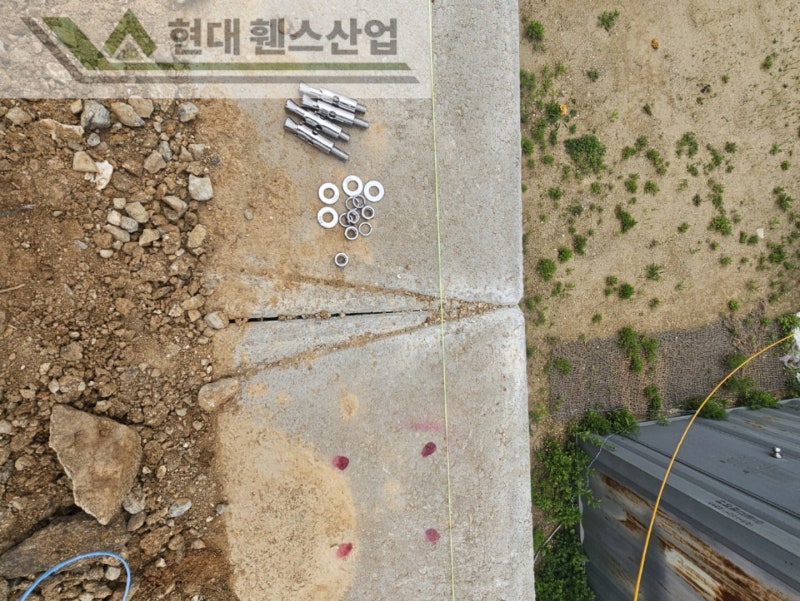 공주휀스 펜스 울타리 - 공주시 유구읍에 위치한 전원주택 예정지 담장에 베이직휀스를 설치한 현장을 소개합니다. 공주휀스 펜스 울타리 - 공주시 유구읍에 위치한 전원주택 예정지 담장에 베이직휀스를 설치한 현장을 소개합니다.