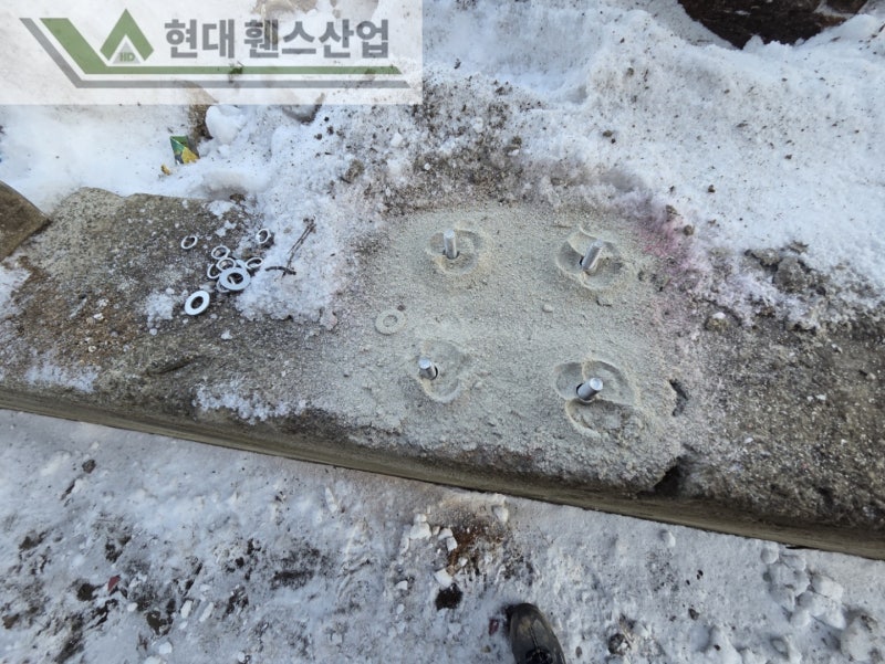 아산휀스 펜스 울타리 - 아산시 용화동에 위치한 재활용 공장 경계에 차폐휀스를 시공한 현장을 소개합니다. 아산휀스 펜스 울타리 - 아산시 용화동에 위치한 재활용 공장 경계에 차폐휀스를 시공한 현장을 소개합니다.