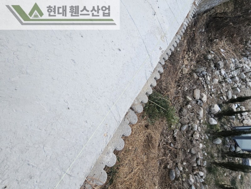 아산휀스 펜스 울타리 - 아산시 온천동에 위치한 전원주택 경계에 베이직A형휀스를 시공한 현장을 소개합니다. 아산휀스 펜스 울타리 - 아산시 온천동에 위치한 전원주택 경계에 베이직A형휀스를 시공한 현장을 소개합니다.