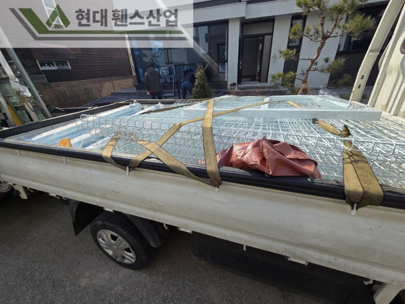 평택휀스 펜스 울타리 - 평택시 비전동에 위치한 신축 주택 경계에 추락방지용 메쉬휀스를 시공한 현장을 소개합니다.