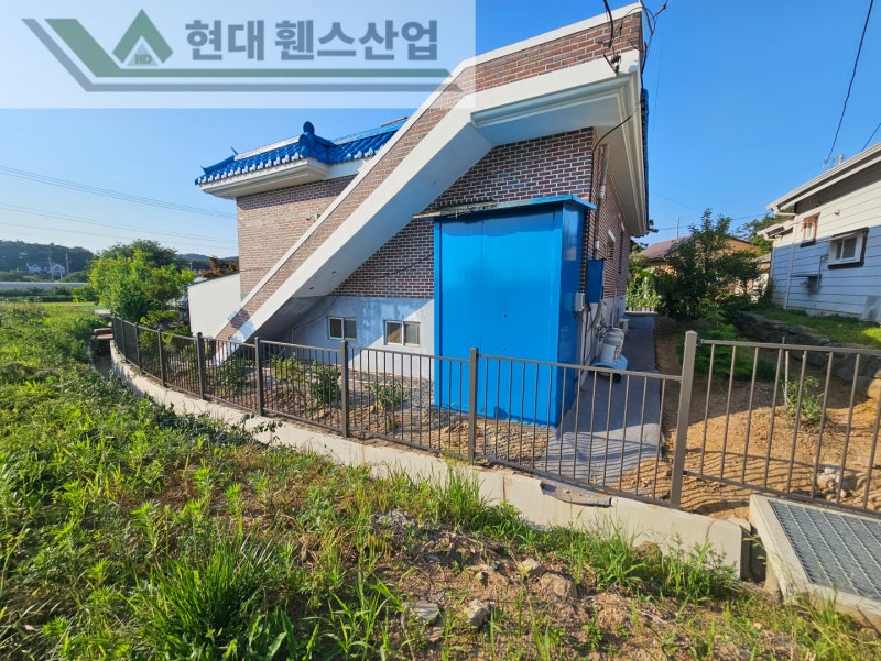 진천휀스 펜스 울타리 - 진천군 문백면에 위치한 작은 시골마을 주택에 심플하지만 고급스러운 베이직 A형휀스를 설치한 현장을 소개합니다. 진천휀스 펜스 울타리 - 진천군 문백면에 위치한 작은 시골마을 주택에 심플하지만 고급스러운 베이직 A형휀스를 설치한 현장을 소개합니다.